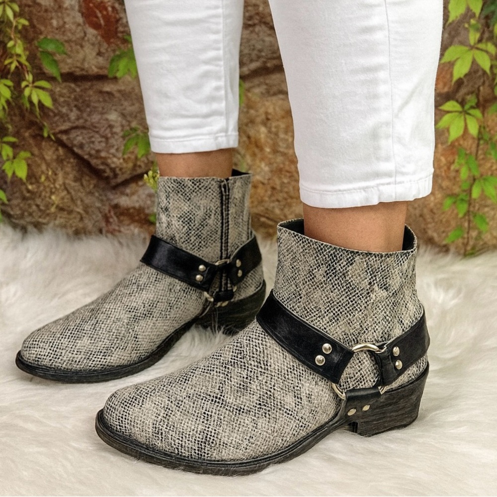 FREEBIRD Santiago Snake Leather Harness Boots, 7 - Picture 2 of 14